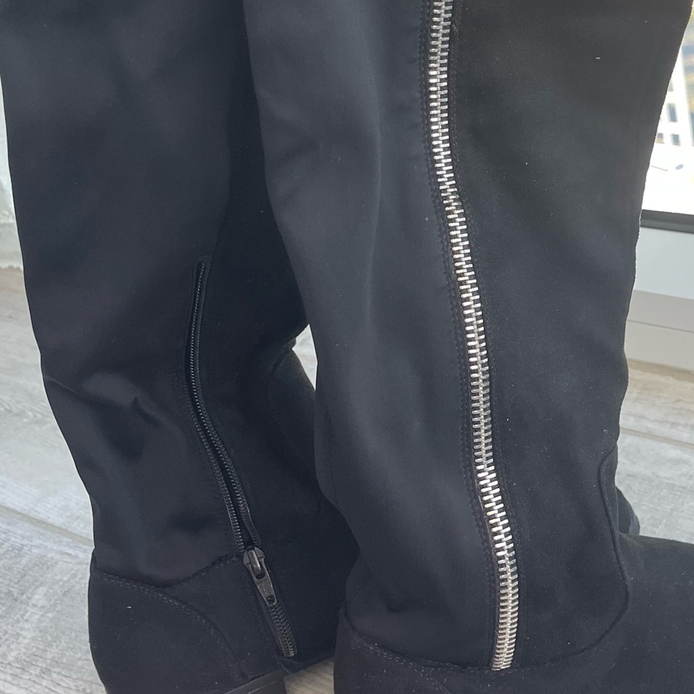 Boots - knee high - black - like new - size 9 - Picture 4 of 5